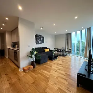  Apartment Uxbridge Apartment United Kingdom