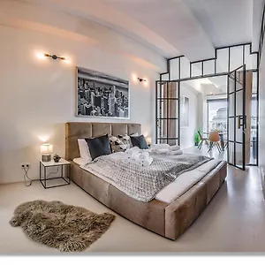 Apartment Loft Astoria By Vagabond, Budapest